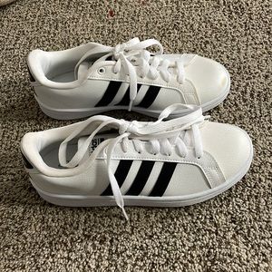 Adidas Sneakers